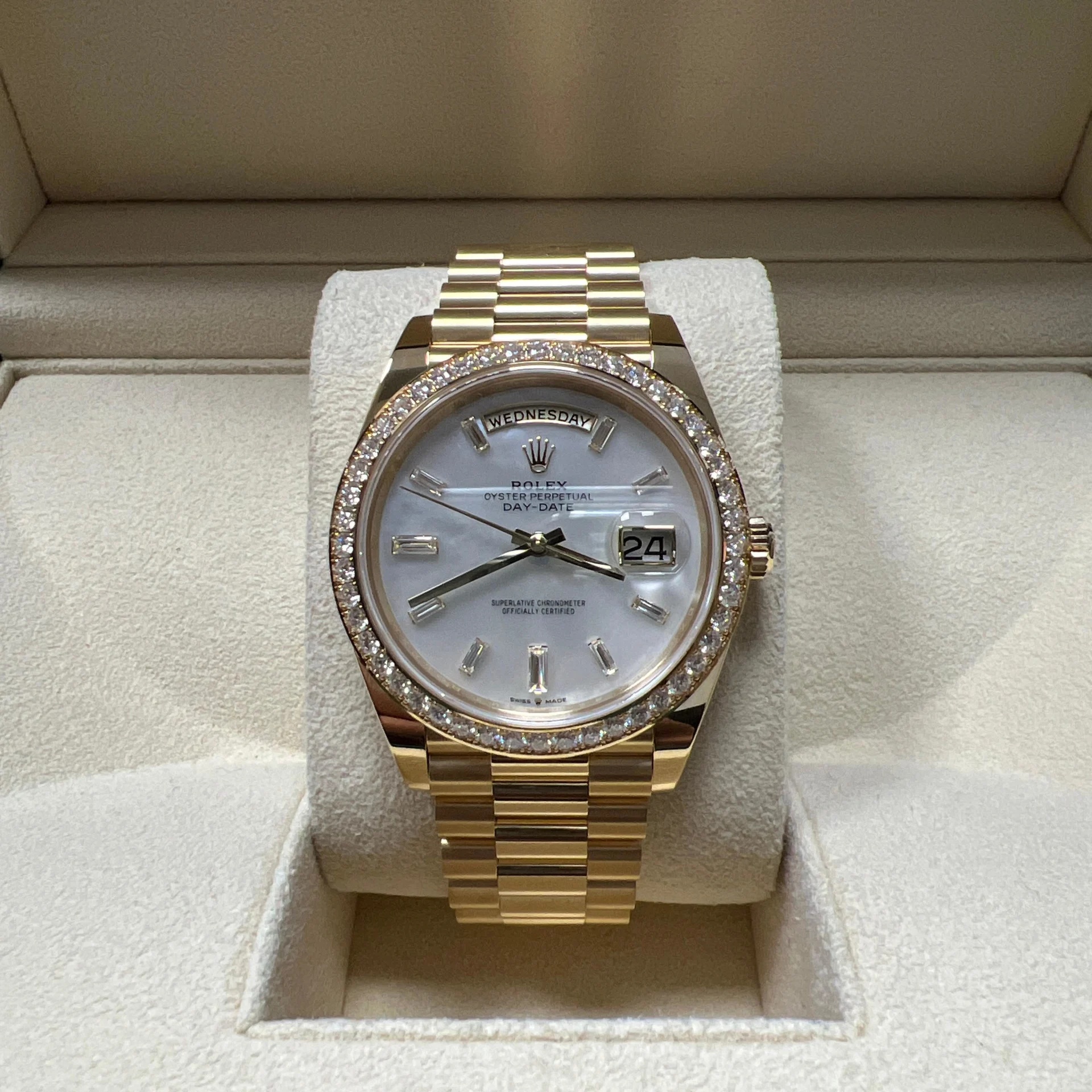 【Super Clone】ROLEX Day-Date 40mm White Mother-of-Pearl Dial President Watch 228348RBR-0046