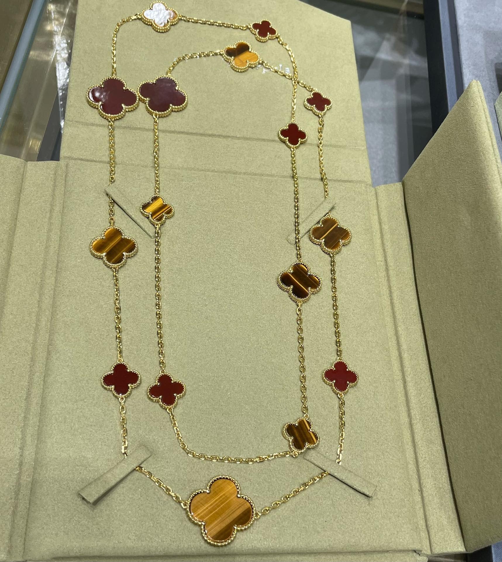 Regalia jewelryCLOVER 16 MOTIF CARNELIAN TIGER EYE ROSE GOLD NECKLACE