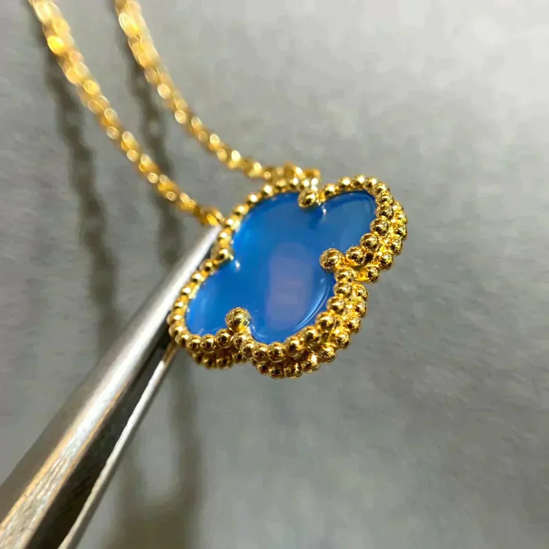 Regalia jewelryCLOVER 15MM BLUE AGATE NECKLACE