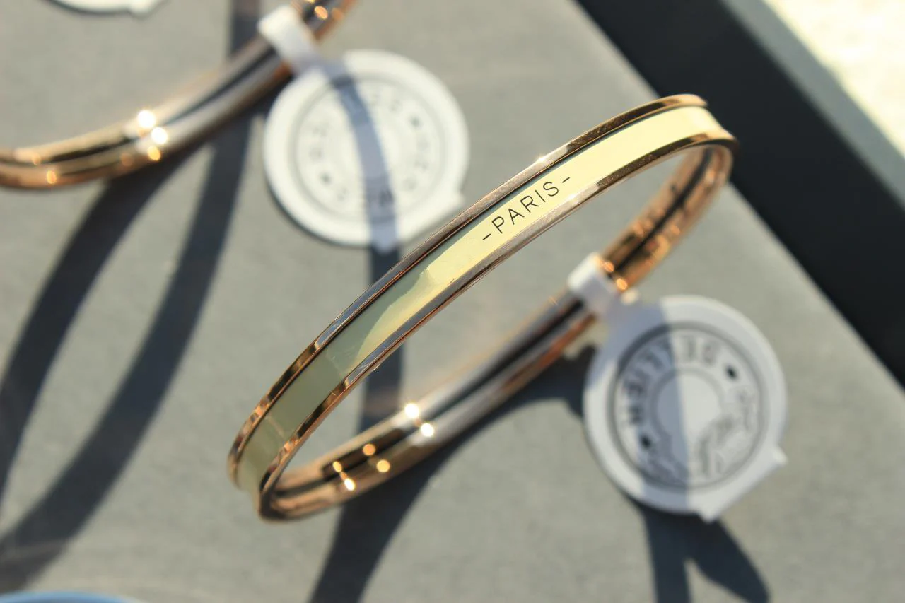 Regalia jewelryHM UNI BANGLE BAG