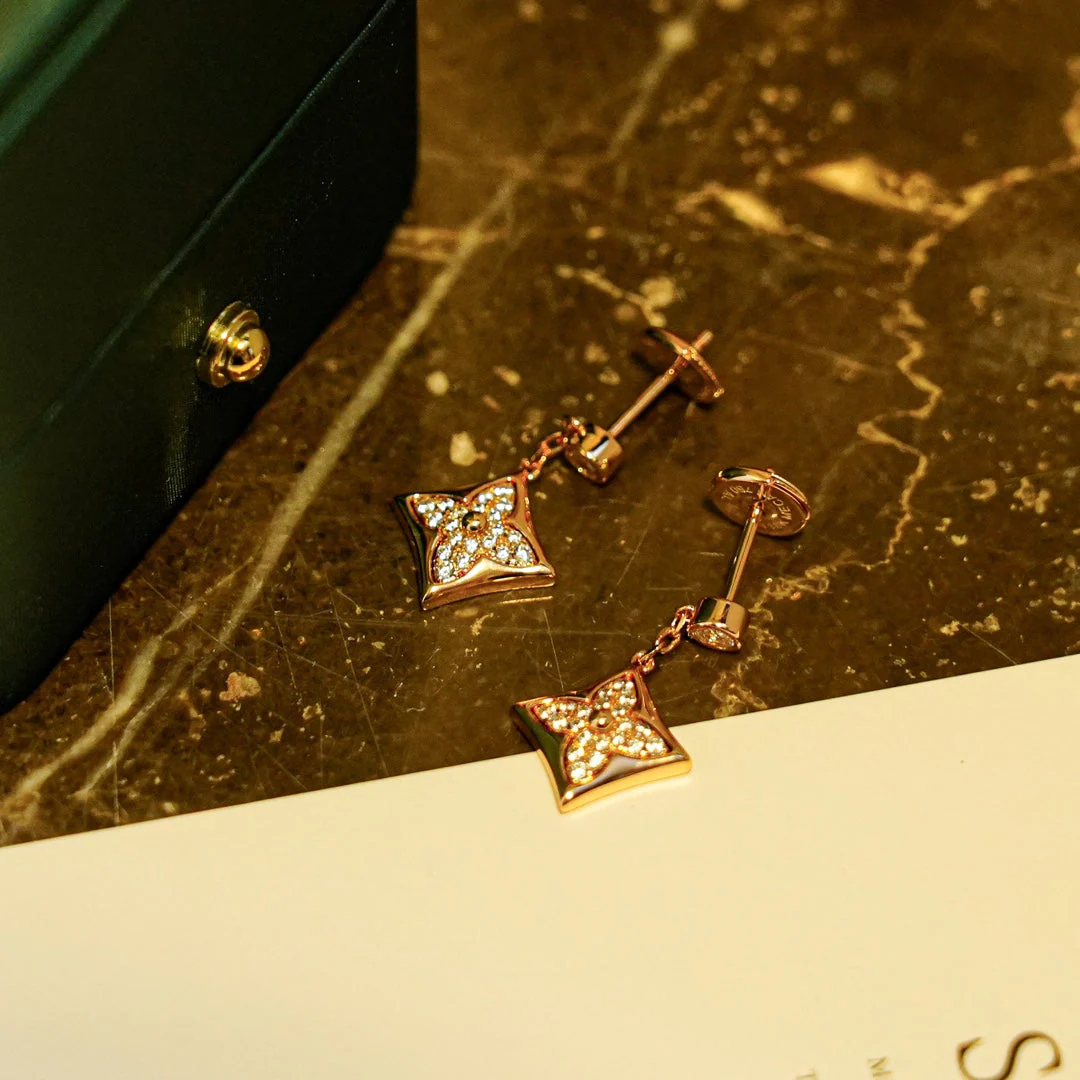 Regalia jewelrySTAR DIAMONDS EARRINGS GOLD