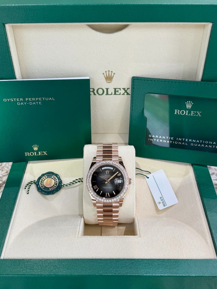 【Super Clone】ROLEX  Day-Date 40mm Slate Ombré Dial and Diamond Bezel 228345rbr-0025