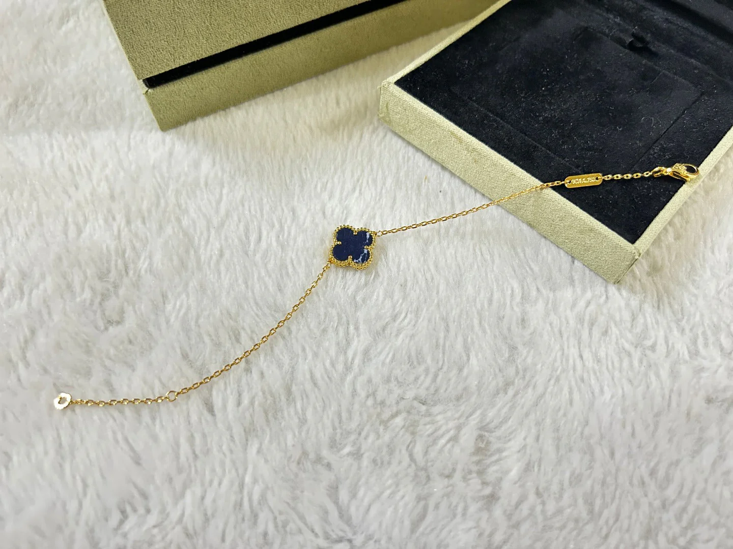 Regalia jewelryCLOVER 1 MOTIF PIETERSITE BRACELET