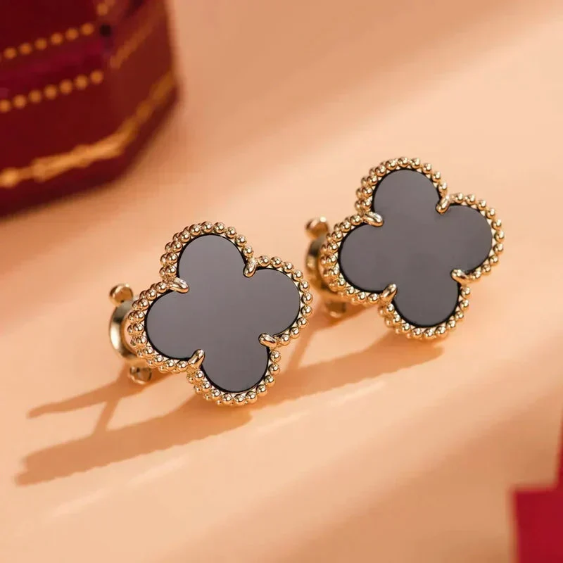 Regalia jewelryCLOVER MEDIUM 1 MOTIFS  ONYX STUD EARRINGS