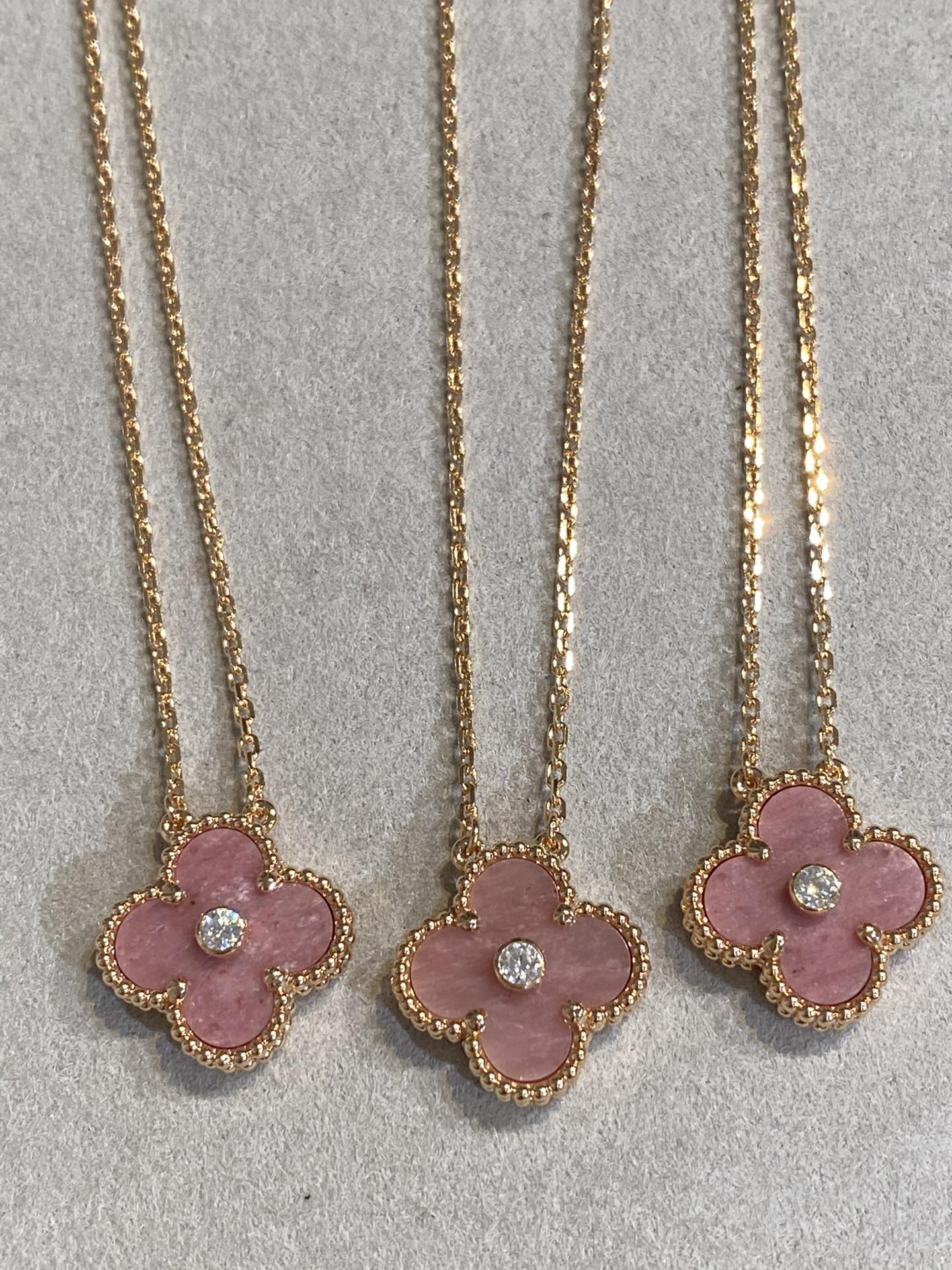 Regalia jewelryCLOVER 15MM DIAMOND RHODONITE NECKLACE
