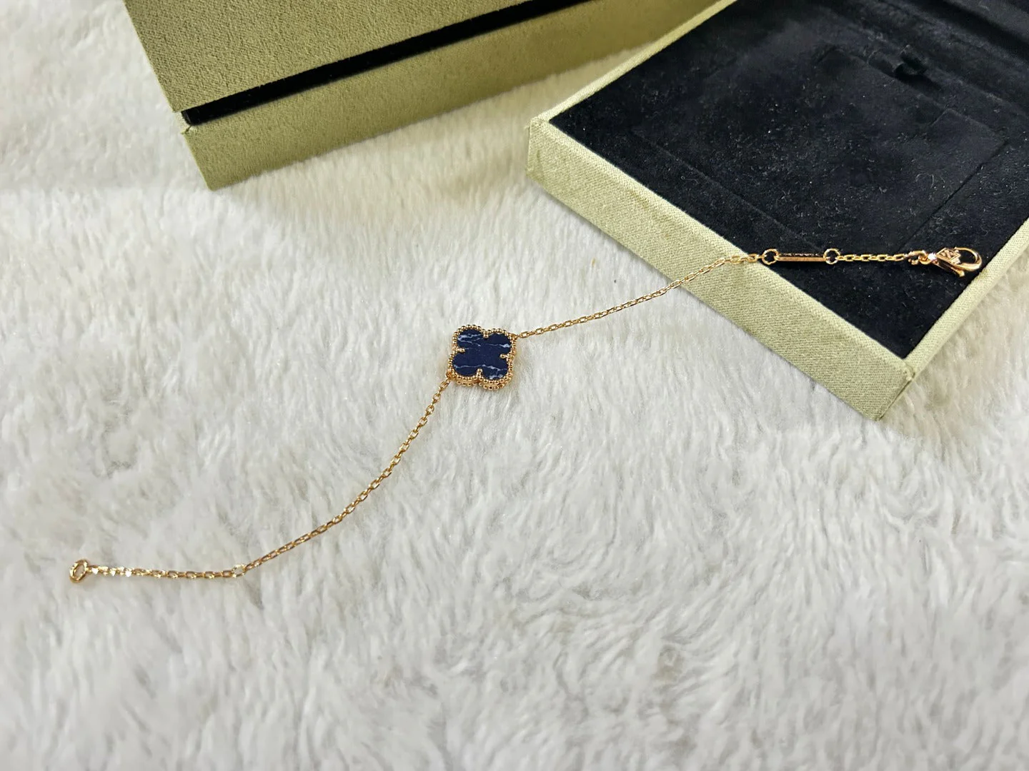 Regalia jewelryCLOVER 1 MOTIF PIETERSITE BRACELET