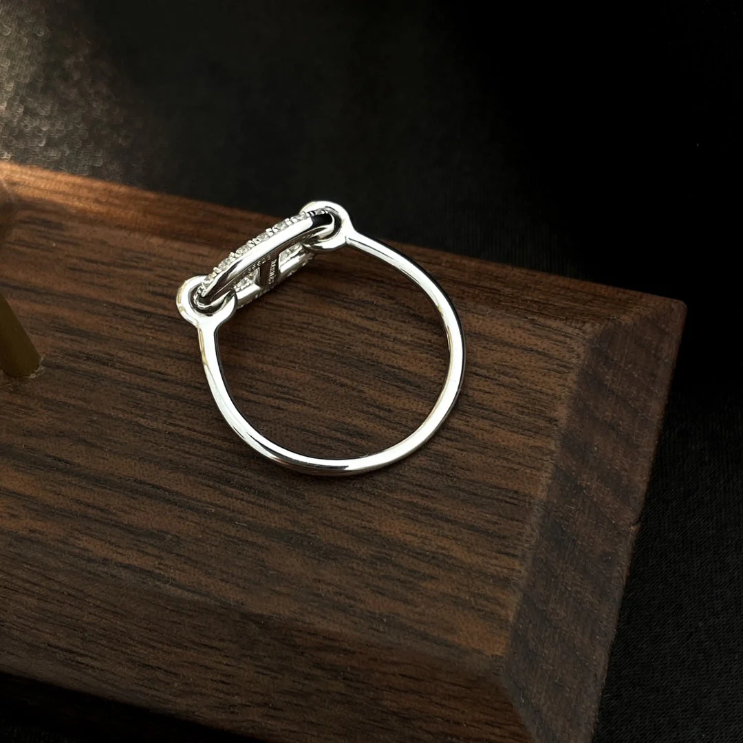 Regalia jewelryRONDE SMALL SILVER DIAMOND RING