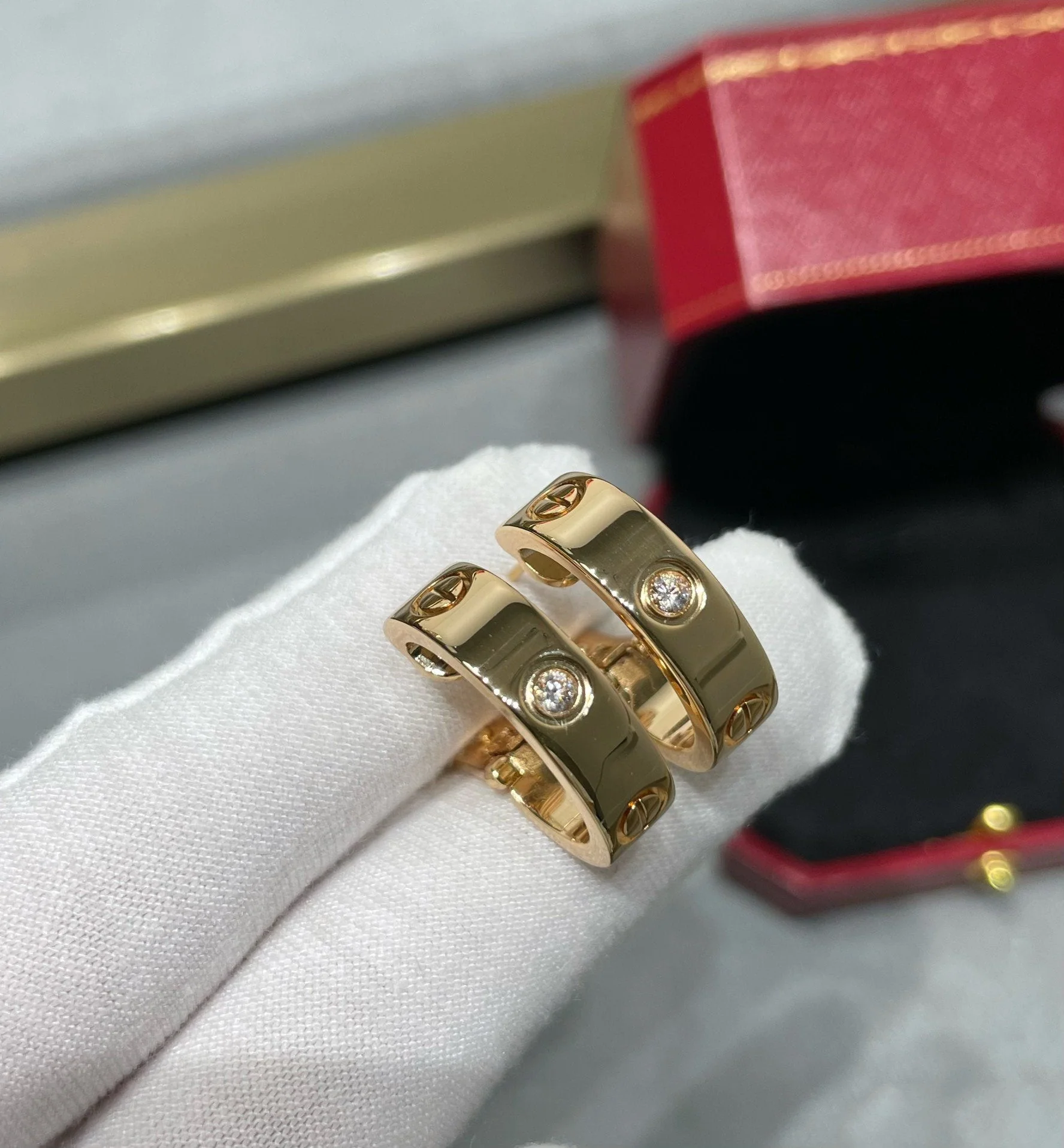 Regalia jewelryLOVE 5.5MM 1 DIAMOND EARRINGS