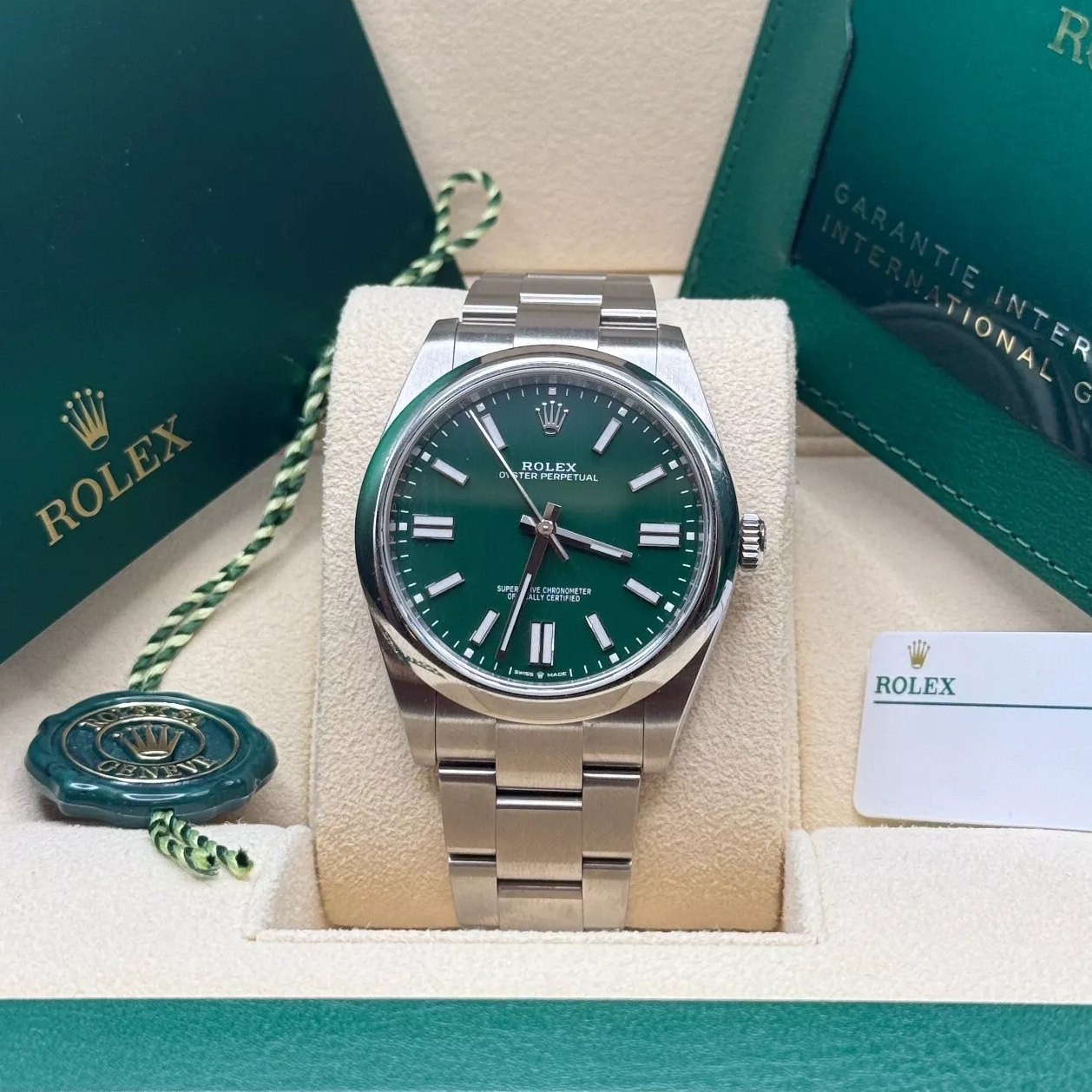 【Super Clone】ROLEX Oyster Perpetual 41mm 124300-0005 Green Index Dial & Smooth Bezel Oyster Bracelet Men's Watch