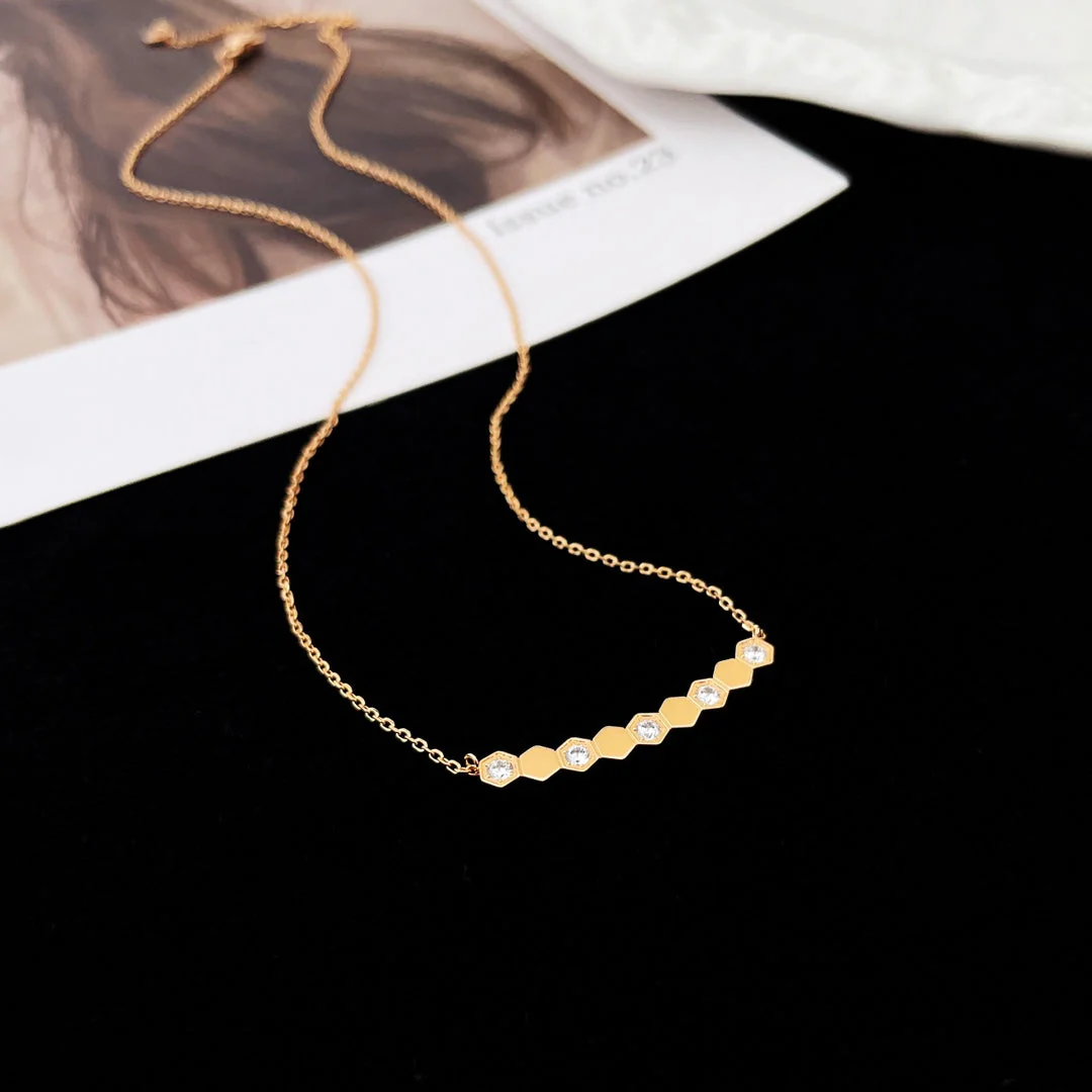 Regalia jewelryBEE MY LOVE DIAMOND NECKLACE