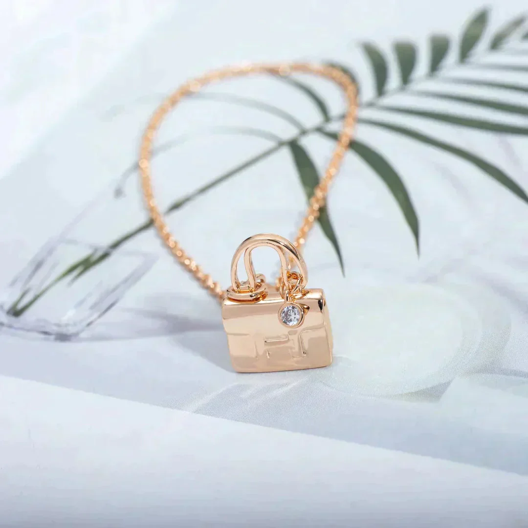 Regalia jewelryAMULETTE PEDANT ROSE GOLD NECKLACE