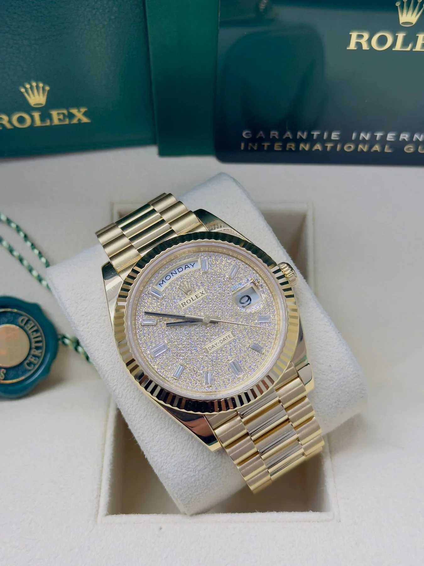 【Super Clone】ROLEX Yellow Gold President Day Date 40mm Diamond Pave Dial - 228238