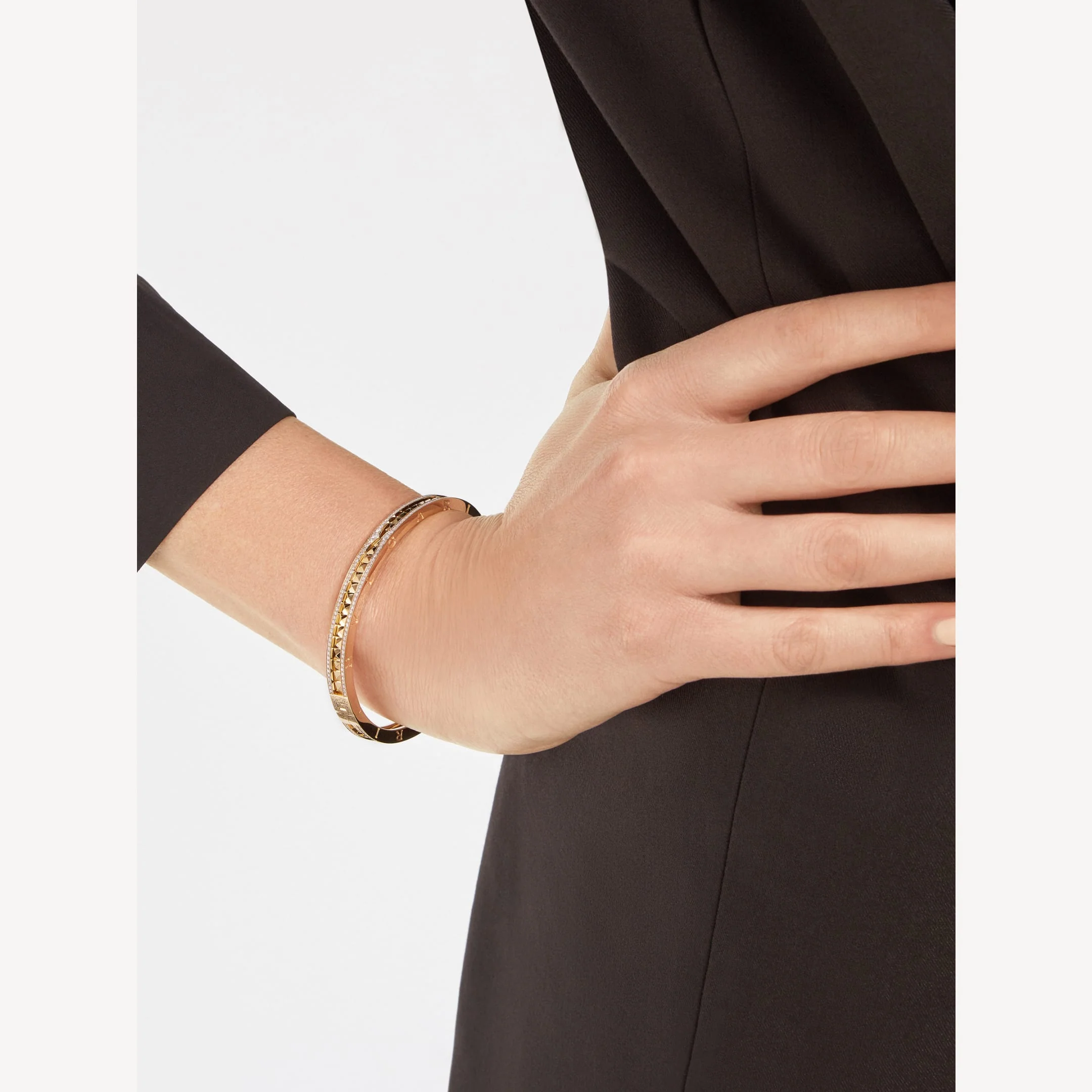 Regalia jewelryZERO 1 SPIRAL AND PAVED DIAMOND GOLD BRACELET