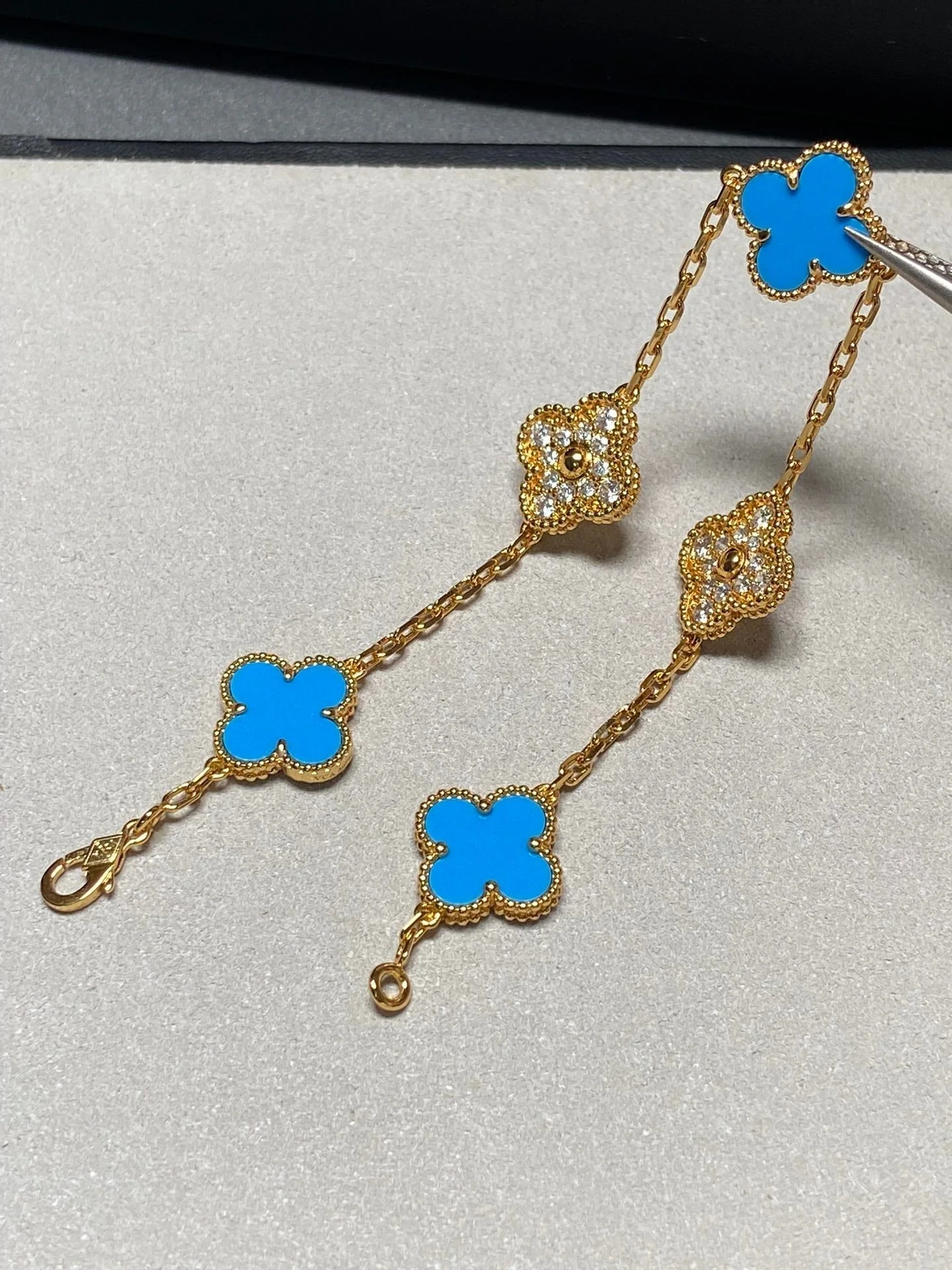 Regalia jewelryCLOVER 5 MOTIF BLUE CHALCEDONY DIAMOND GOLD BRACELET