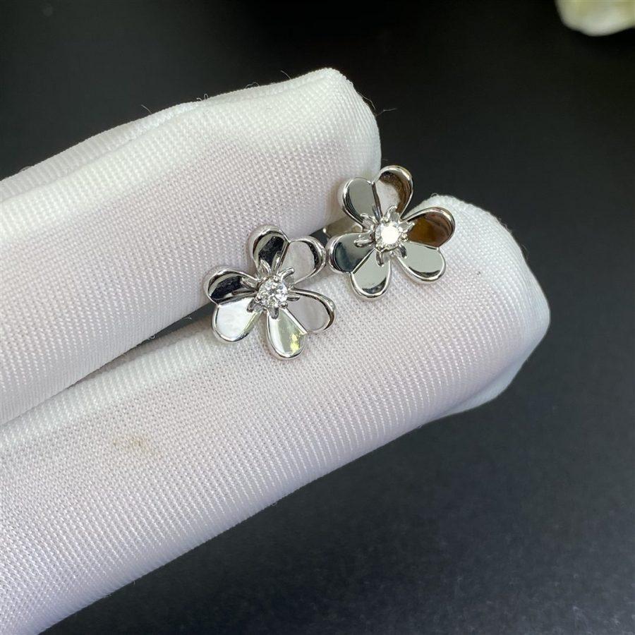 Regalia jewelryFRIVOLE MINI SILVER FLOWER EARRINGS