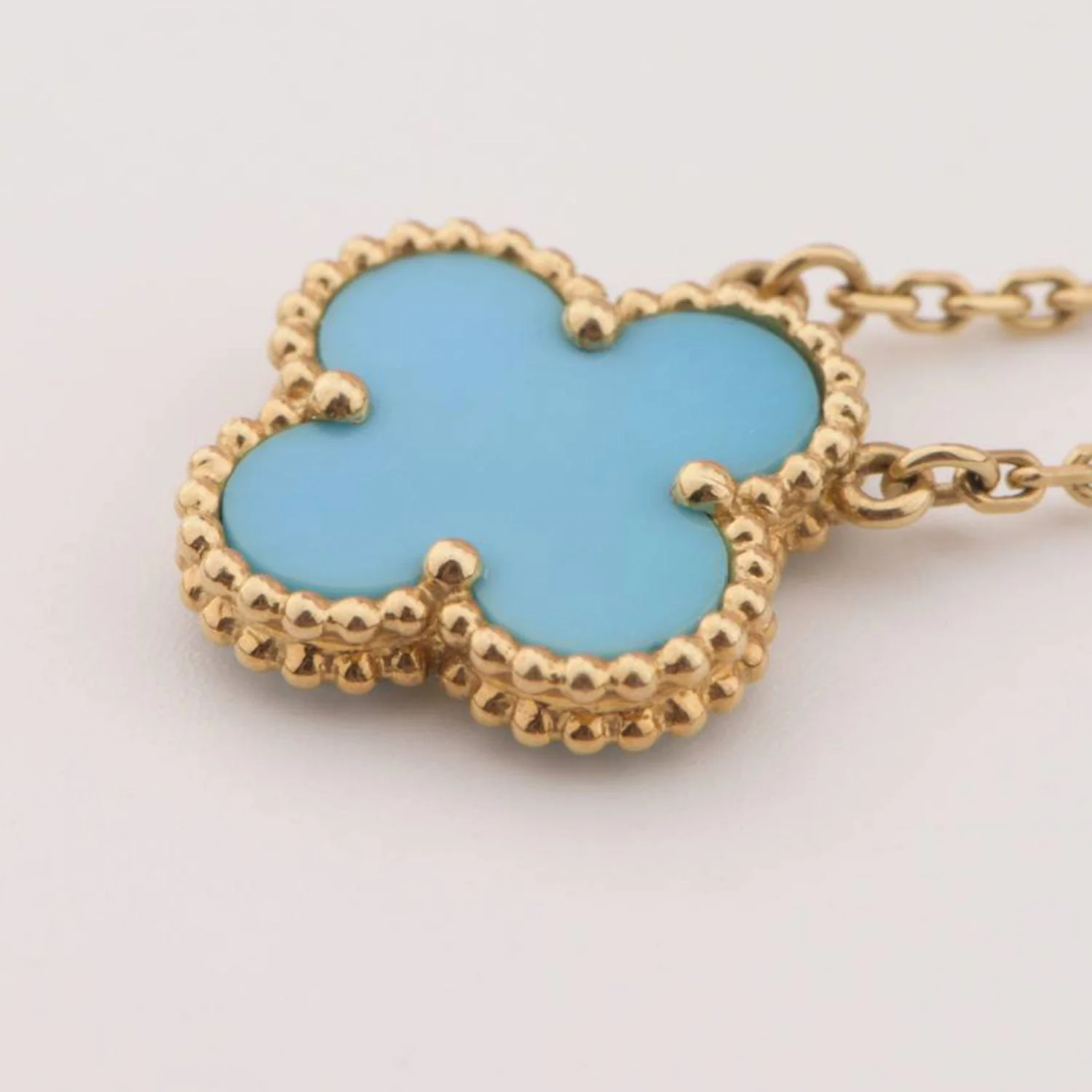 Regalia jewelryCLOVER 15MM VINTAGE TURQUOISE NECKLACE