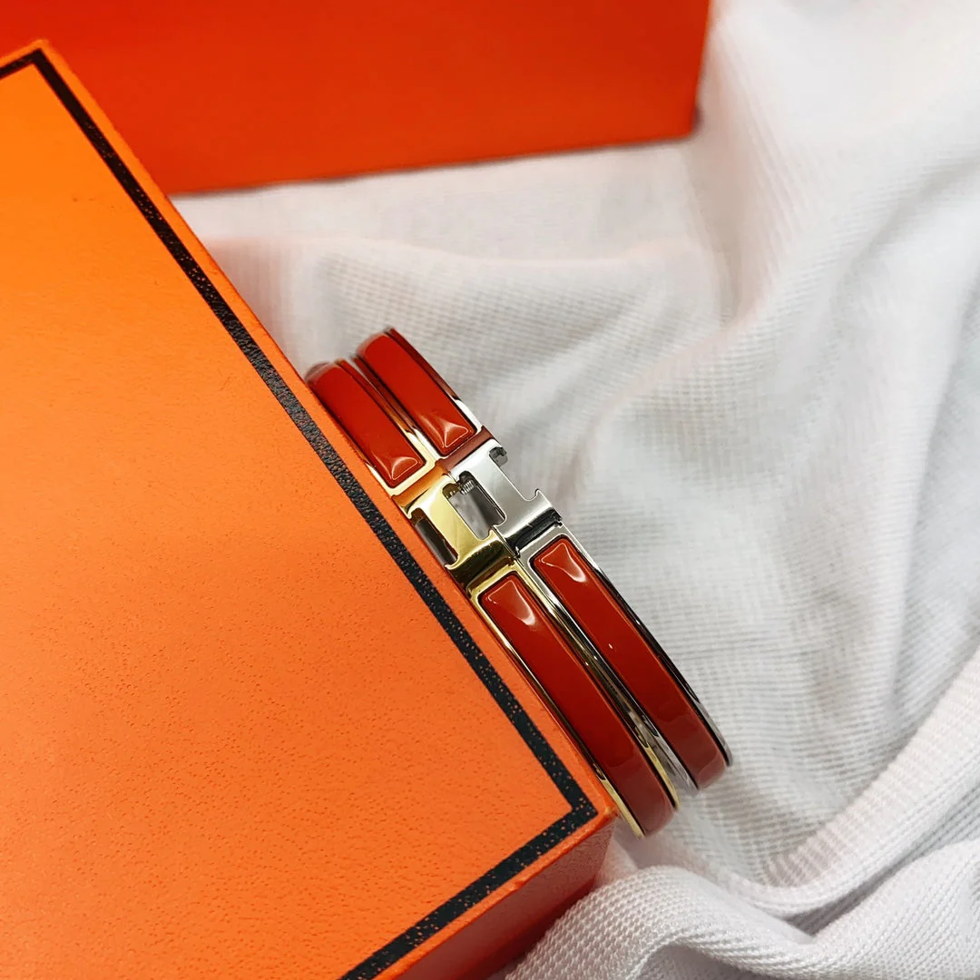 Regalia jewelryCLASSIC HM CLIC RED 8MM ENAMEL BRACELET