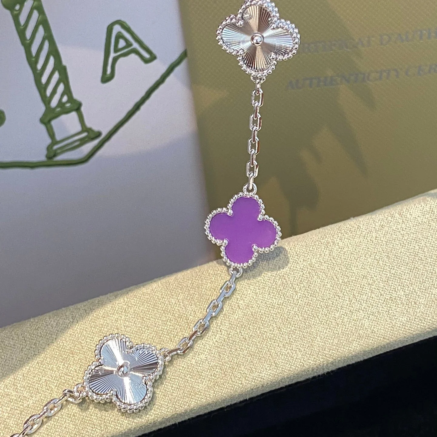 Regalia jewelryCLOVER  5 MOTIFS  PURPLE VIOLET BRACELET SILVER