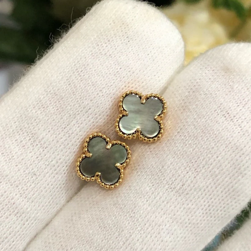 Regalia jewelryCLOVER MINI GOLD EARRINGS
