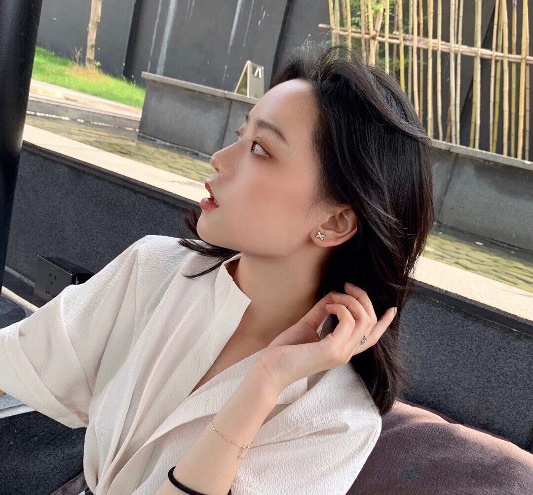 Regalia jewelryJEUX DE WHITE MOP PINK GOLD DIAMOND EARRINGS