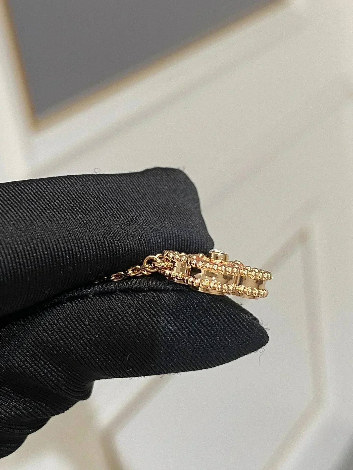 Regalia jewelryCLOVER 15MM DIAMOND RHODONITE NECKLACE