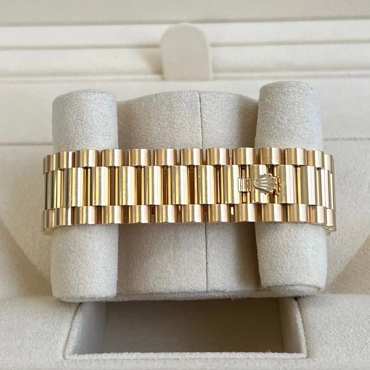 【Super Clone】ROLEX Day-Date 40mm Champagne Diamond Dial and Bezel Yellow Gold President Bracelet 228348RBR-0002