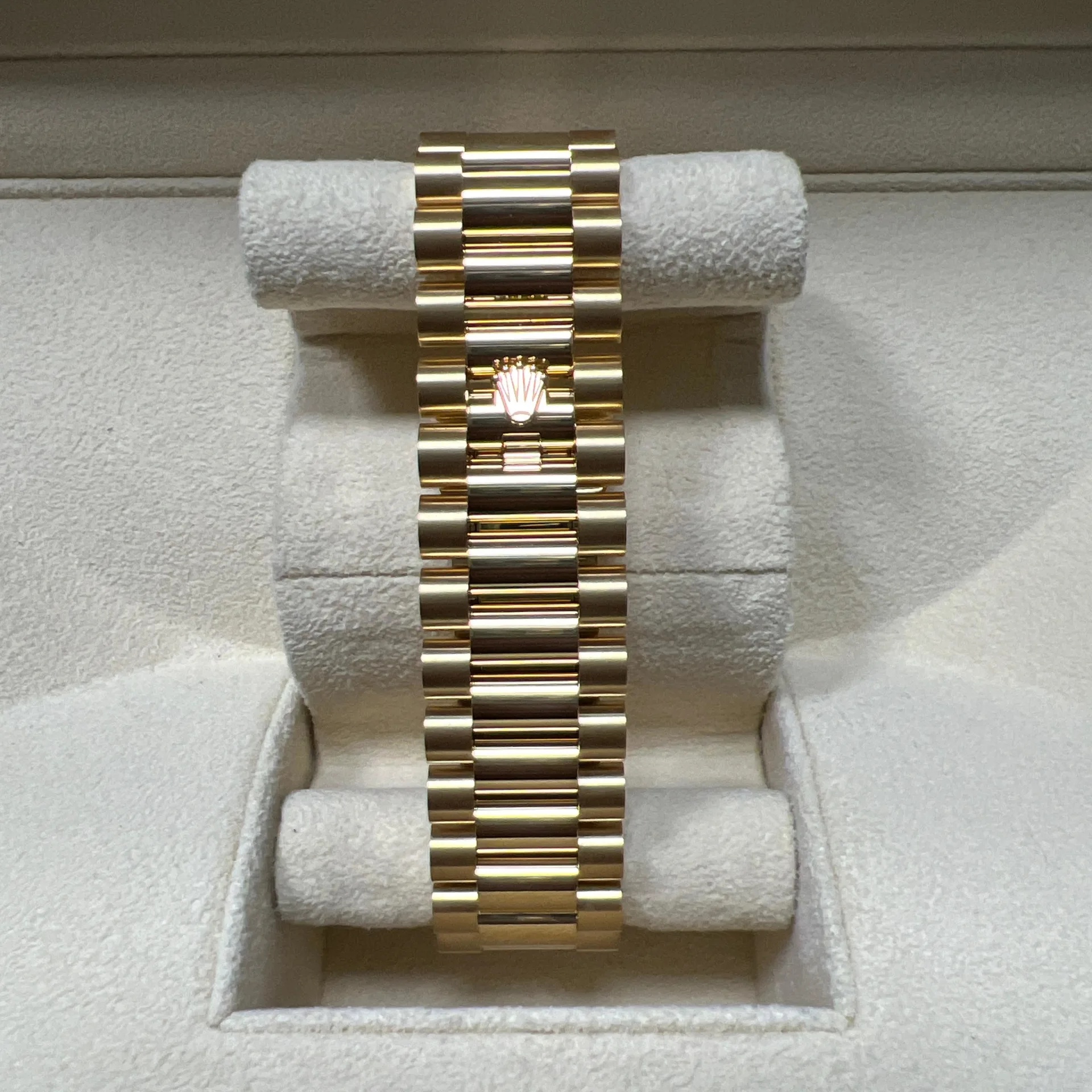 【Super Clone】ROLEX Day-Date 40mm White Mother-of-Pearl Dial President Watch 228348RBR-0046