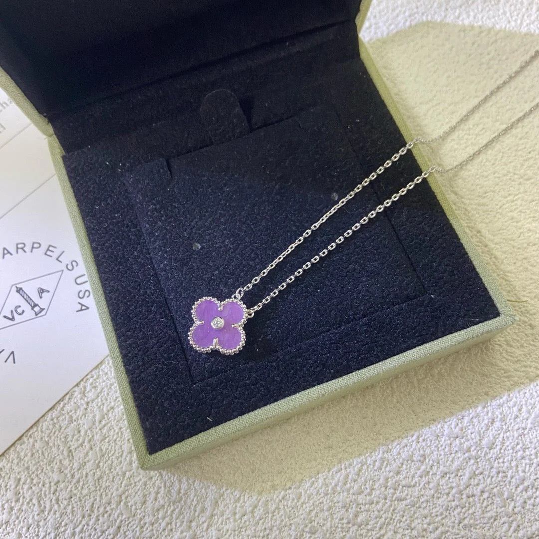 Regalia jewelryCLOVER 15MM DIAMOND  PURPLE VIOLET NECKLACE