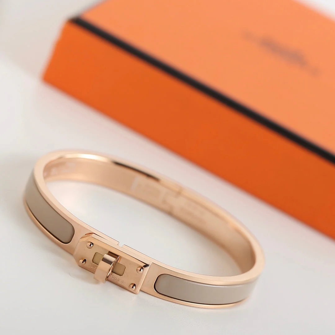 Regalia jewelryHM KELLY GREY BRACELET