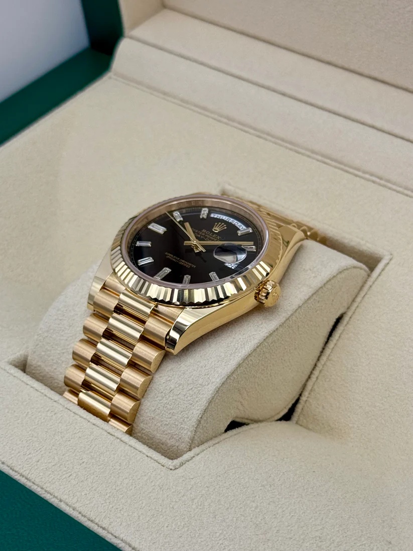 【Super Clone】ROLEX  Yellow Gold President Day Date 40mm Black Diamond Baguette Dial - 228238