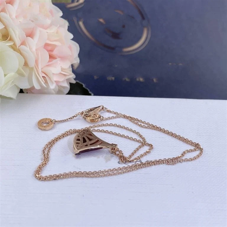 Regalia jewelryDREAM NECKLACE CARNELIAN 1 DIAMOND