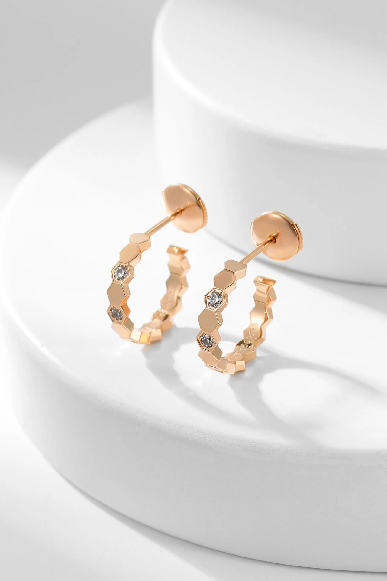 Regalia jewelryBEE LOVE DIAMOND HOOP EARRINGS