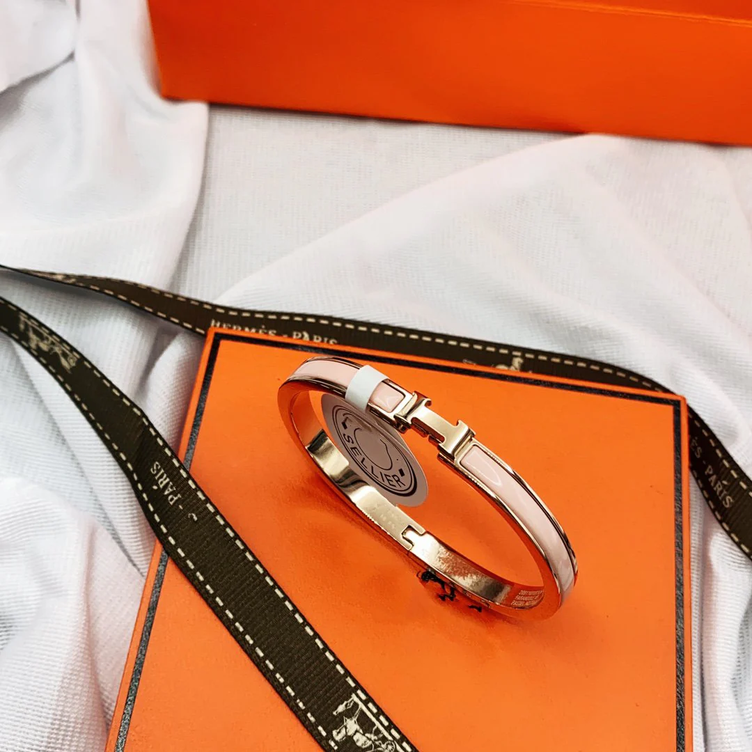 Regalia jewelryCLASSIC HM CLIC  PINK 8MM ENAMEL BRACELET