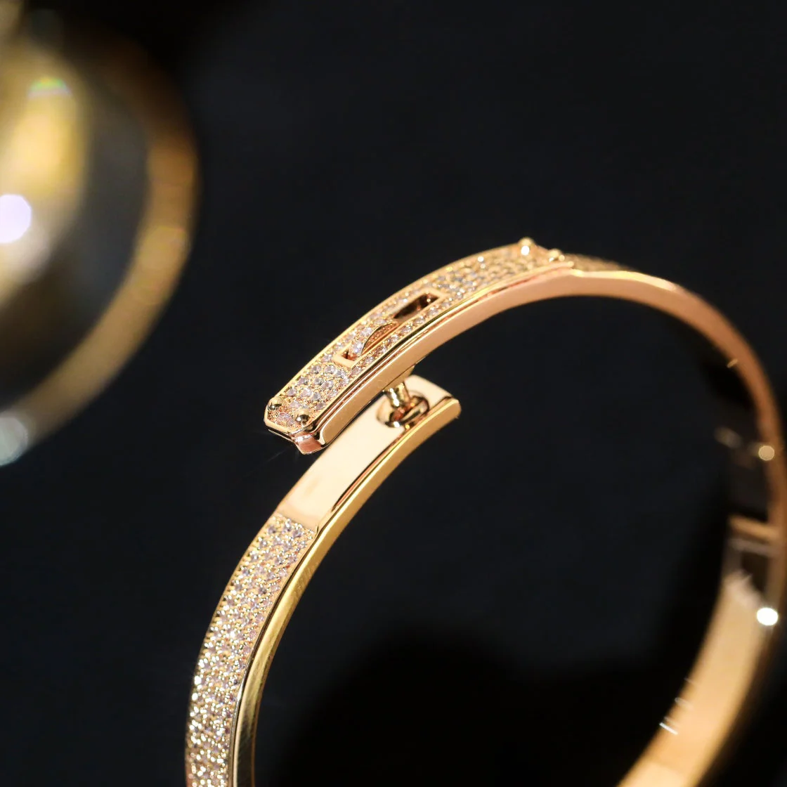 Regalia jewelryKELLY BRACELET DIAMOND PAVED