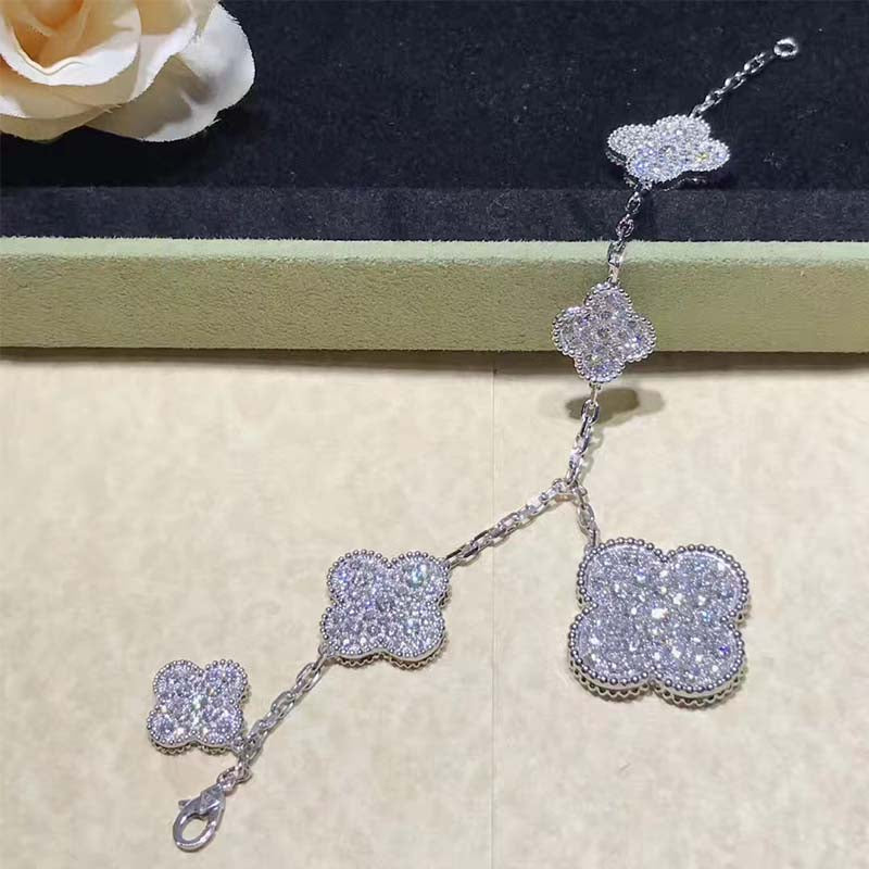 Regalia jewelryCLOVER 6 MOTIFS SILVER DIAMOND BRACELET