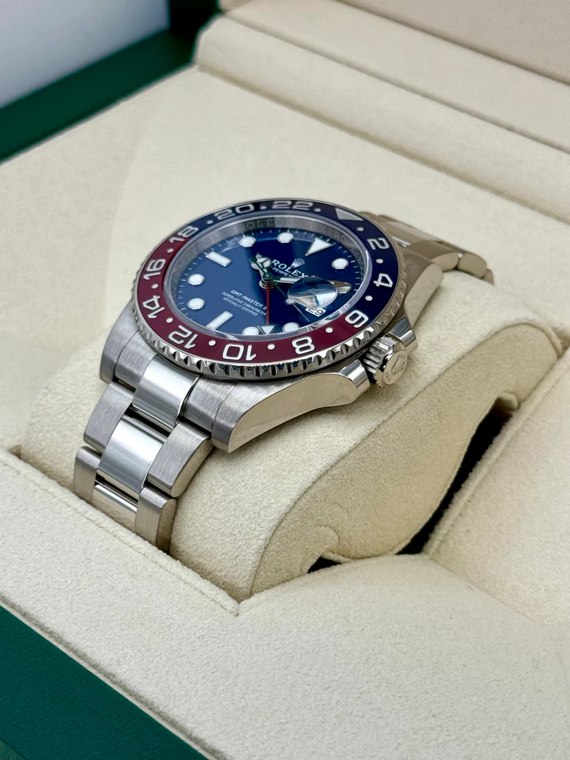 【Super Clone】ROLEX  GMT-Master II 40mm 126719BLRO