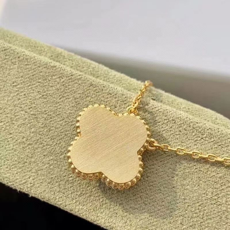 Regalia jewelryCLOVER 15MM DIAMOND TURQUOISE NECKLACE