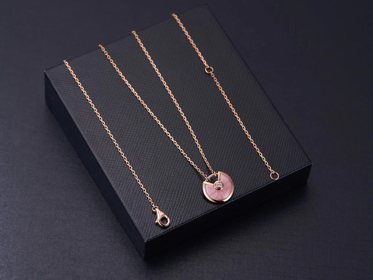 Regalia jewelryAMULETTE ROSE GOLD PINK MOP NECKLACE