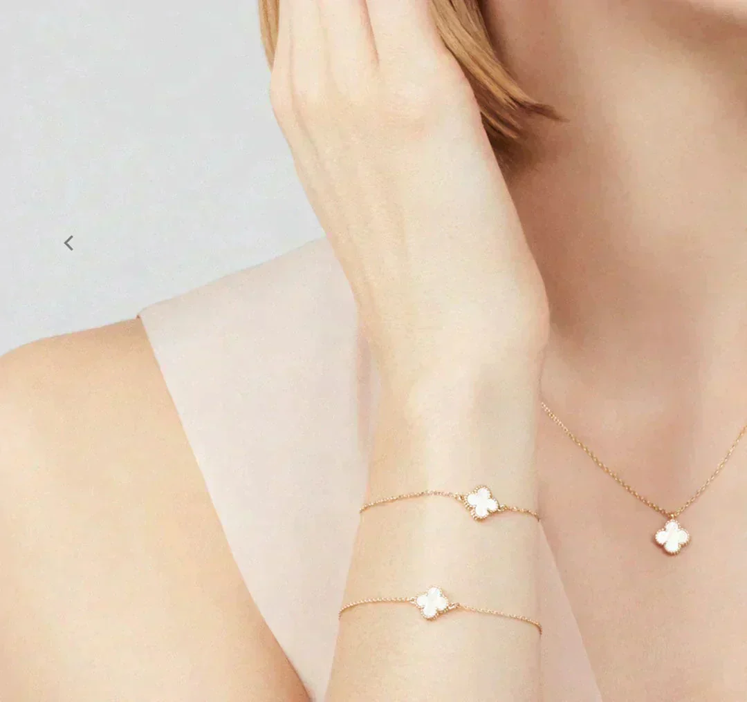 Regalia jewelryCLOVER MINI 9.5MM WHITE MOTHER-OF-PEARL NECKLACE