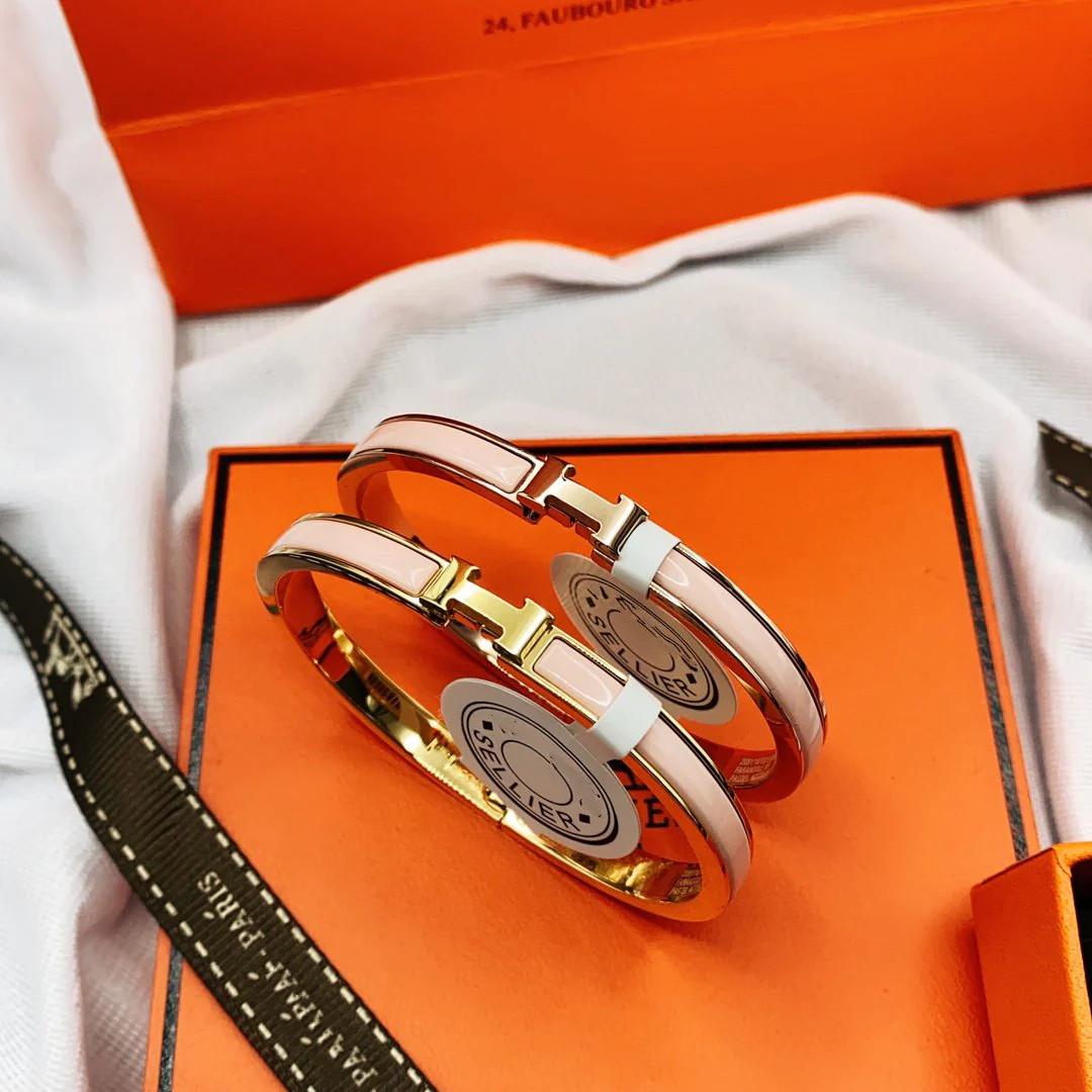 Regalia jewelryCLASSIC HM CLIC  PINK 8MM ENAMEL BRACELET