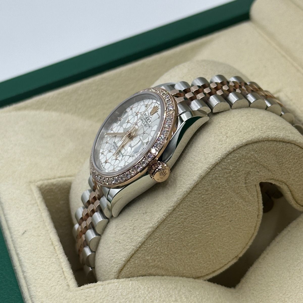 【Super Clone】ROLEX Datejust m278381-0031/0032 Silver Floral Motif Diamond Dial Diamond-Set Bezel 31mm