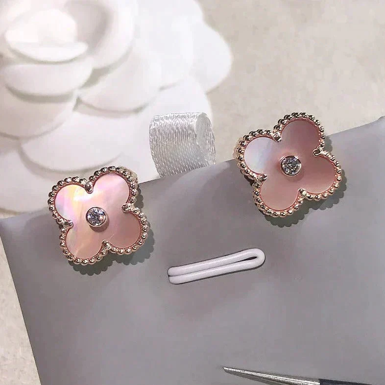 Regalia jewelryCLOVER MEDIUM 1 MOTIFS  PINK MOP DIAMOND EARRINGS