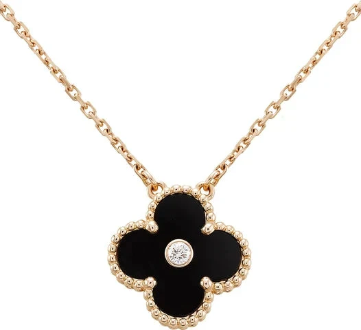 Regalia jewelryCLOVER 15MM DIAMOND ONYX NECKLACE