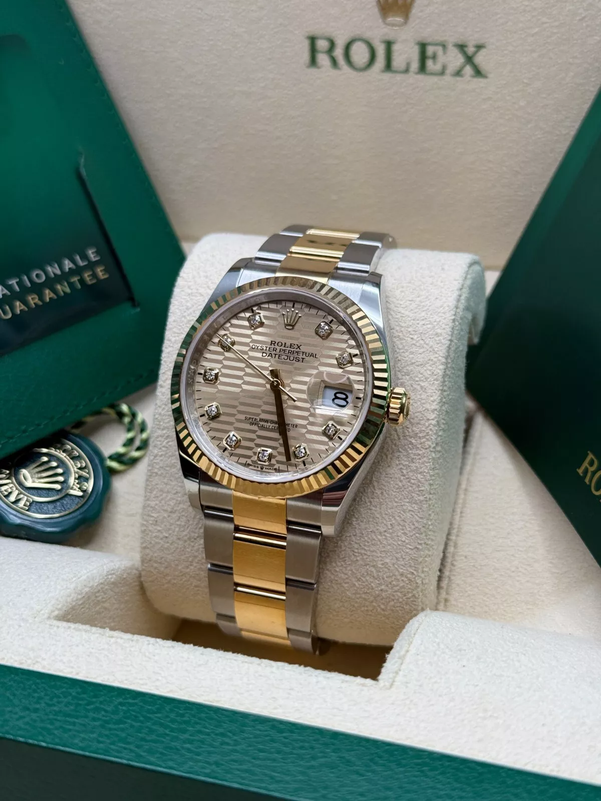 【Super Clone】ROLEX  Datejust 36mm 126233 Champagne Fluted Motif Diamond Dial Jubilee Bracelet