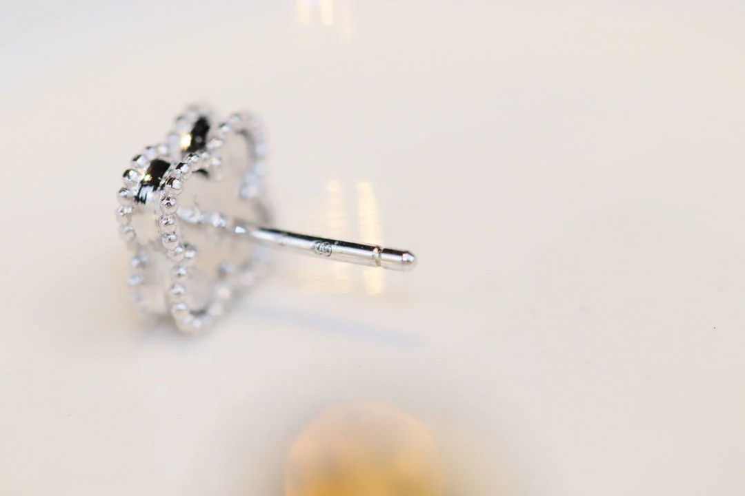 Regalia jewelryCLOVER MINI TURQUOISE SILVER STUD EARRINGS