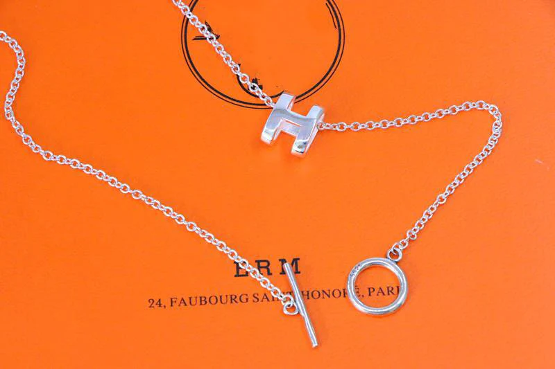 Regalia jewelryHM NECKLACE H LETTER OVAL SERIES