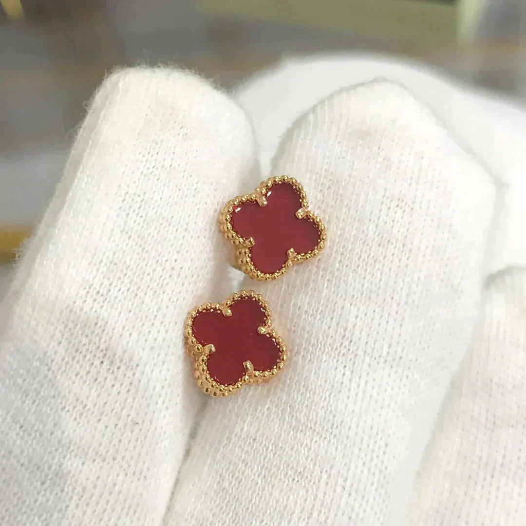 Regalia jewelryCLOVER MINI 9.5MM CARNELIAN EARRINGS