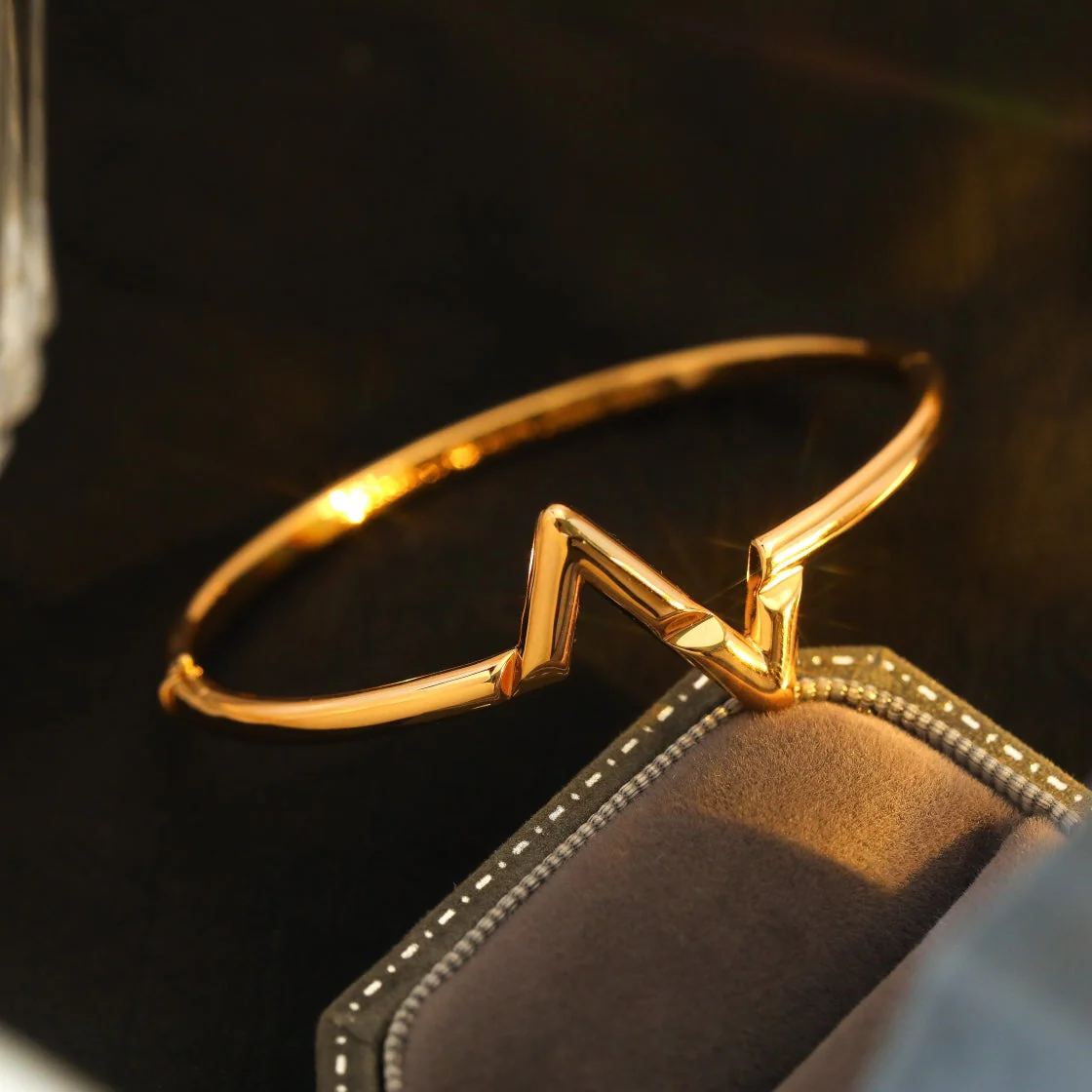 Regalia jewelryVOLTE UPSITE DOWN BRACELET