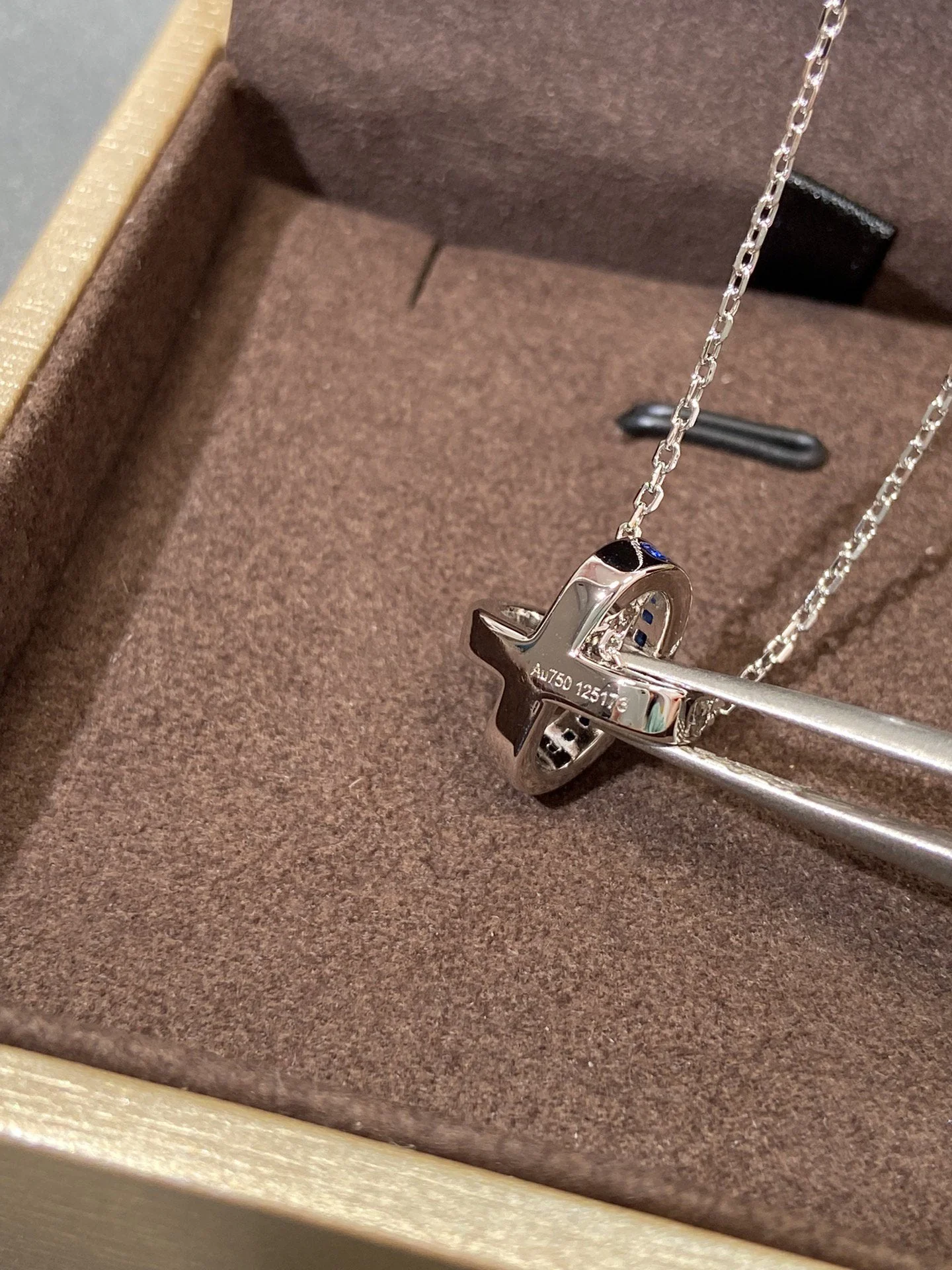 Regalia jewelryLIENS DIAMOND SILVER NECKLACE