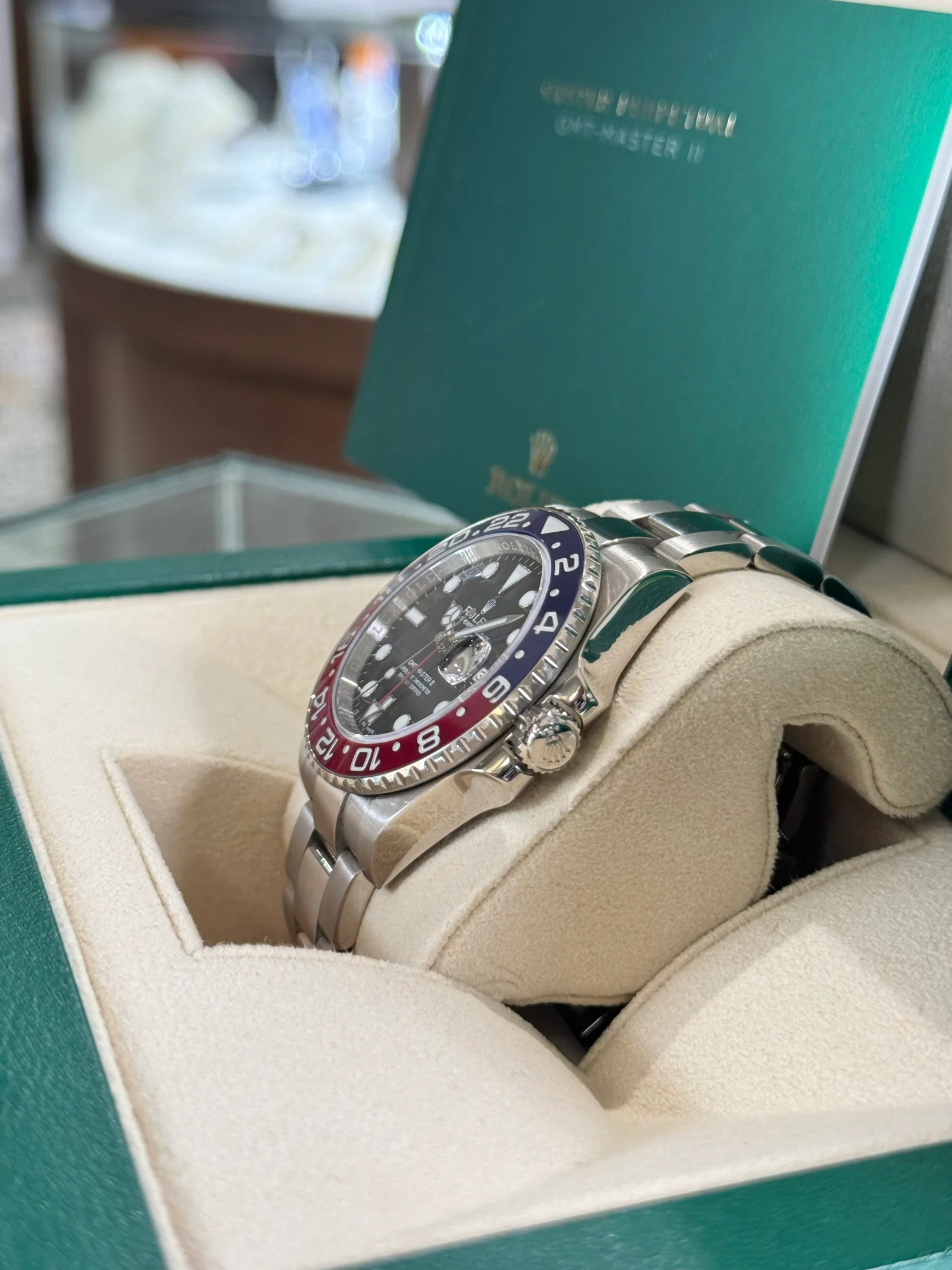 【Super Clone】ROLEX  GMT-Master II 116719BLRO 40mm